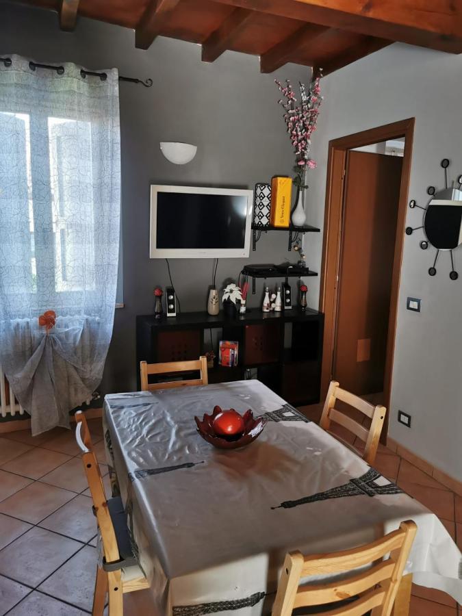 Apartment In The City Center With Self Check-In Парма Экстерьер фото