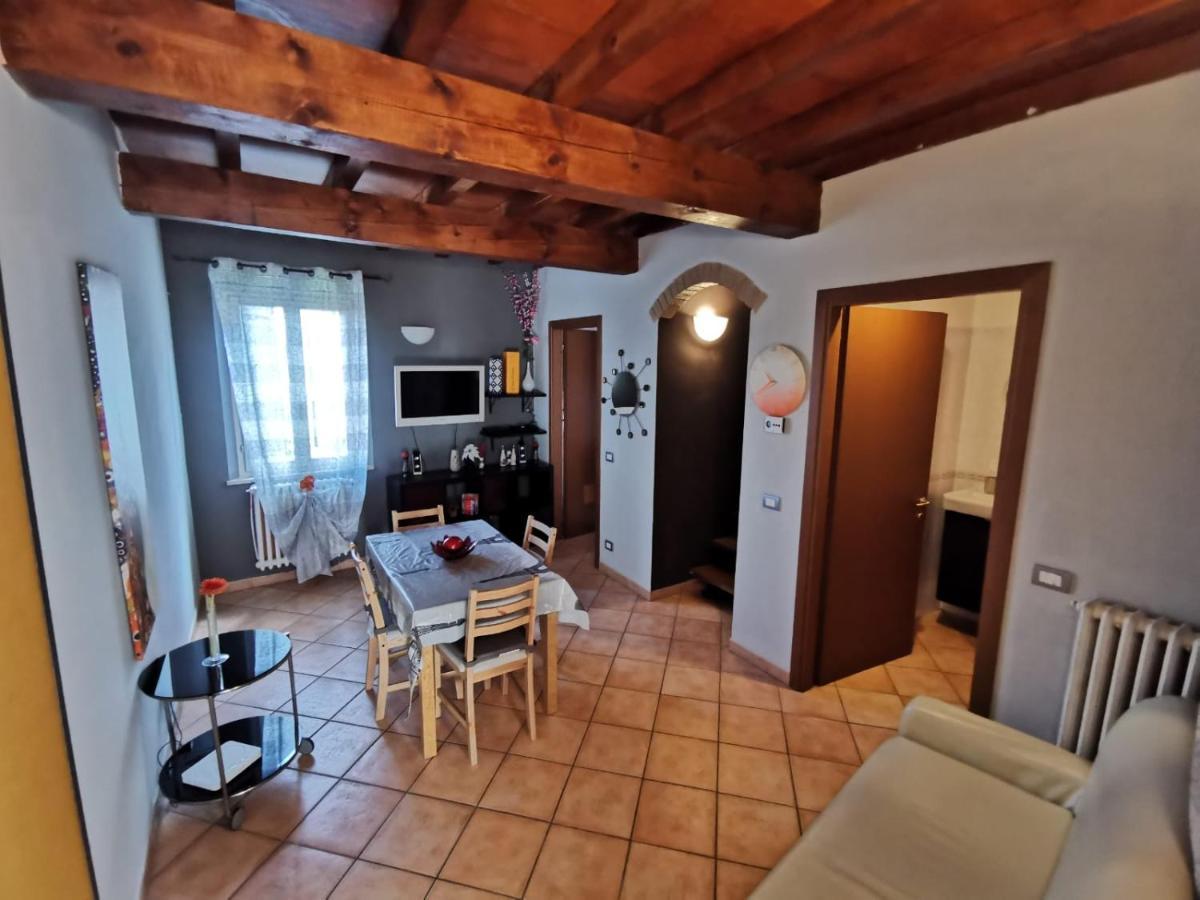 Apartment In The City Center With Self Check-In Парма Экстерьер фото