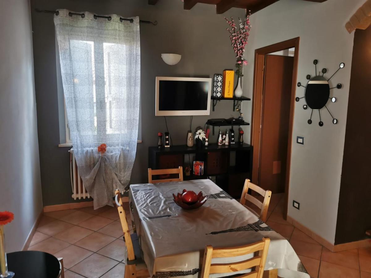 Apartment In The City Center With Self Check-In Парма Экстерьер фото